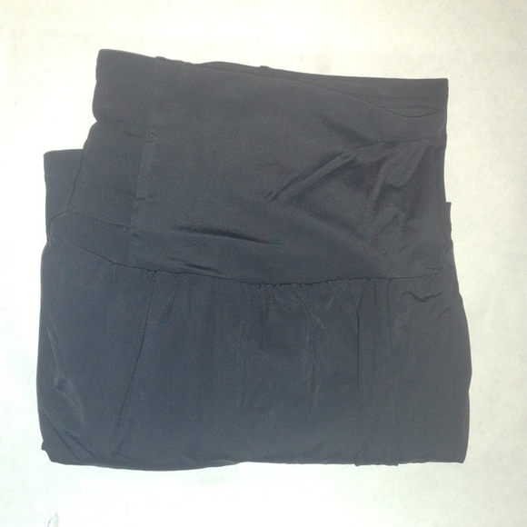 HALARA Women's Black Shorts (J373) - Picture 4 of 4